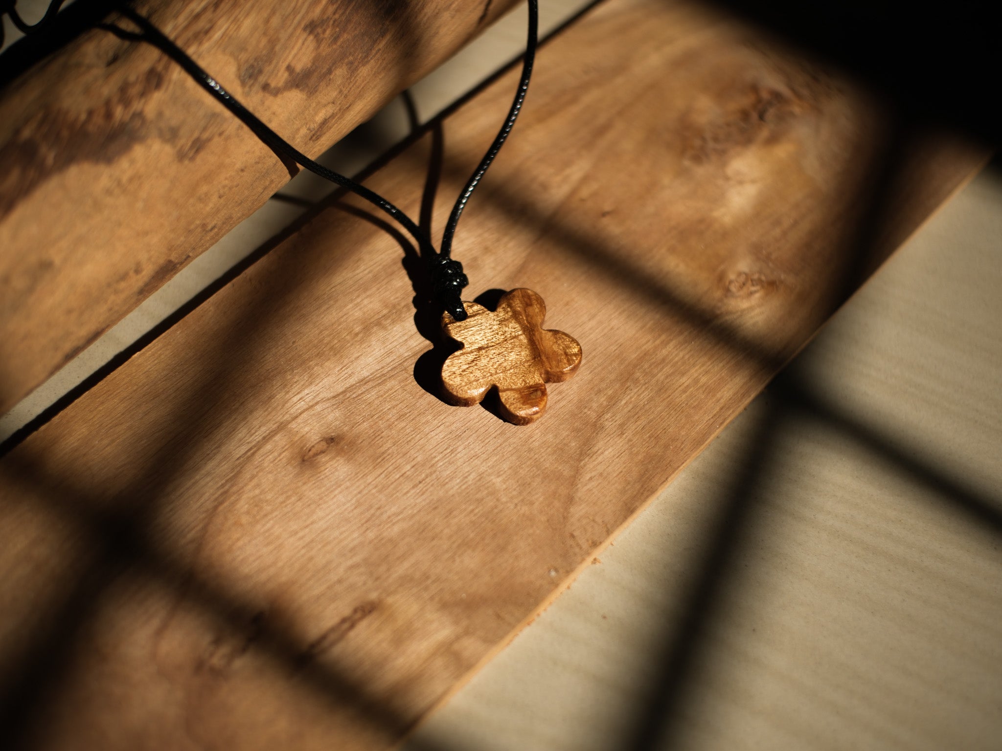 Petals | Teak Wood Pendant