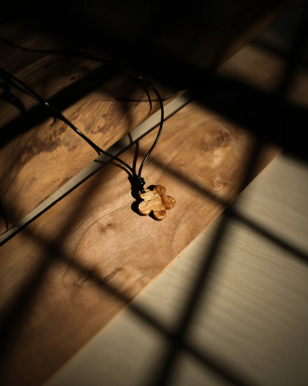 Petals | Teak Wood Pendant