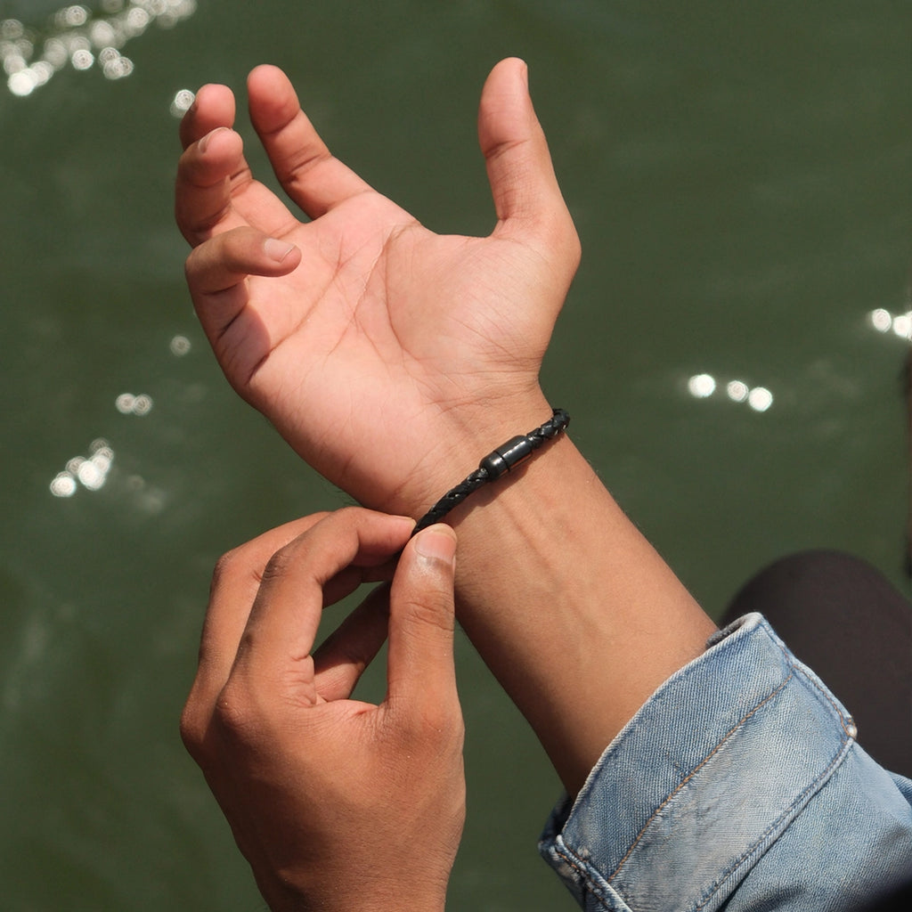 Black Mamba Magnetic Braided Leather Bracelet